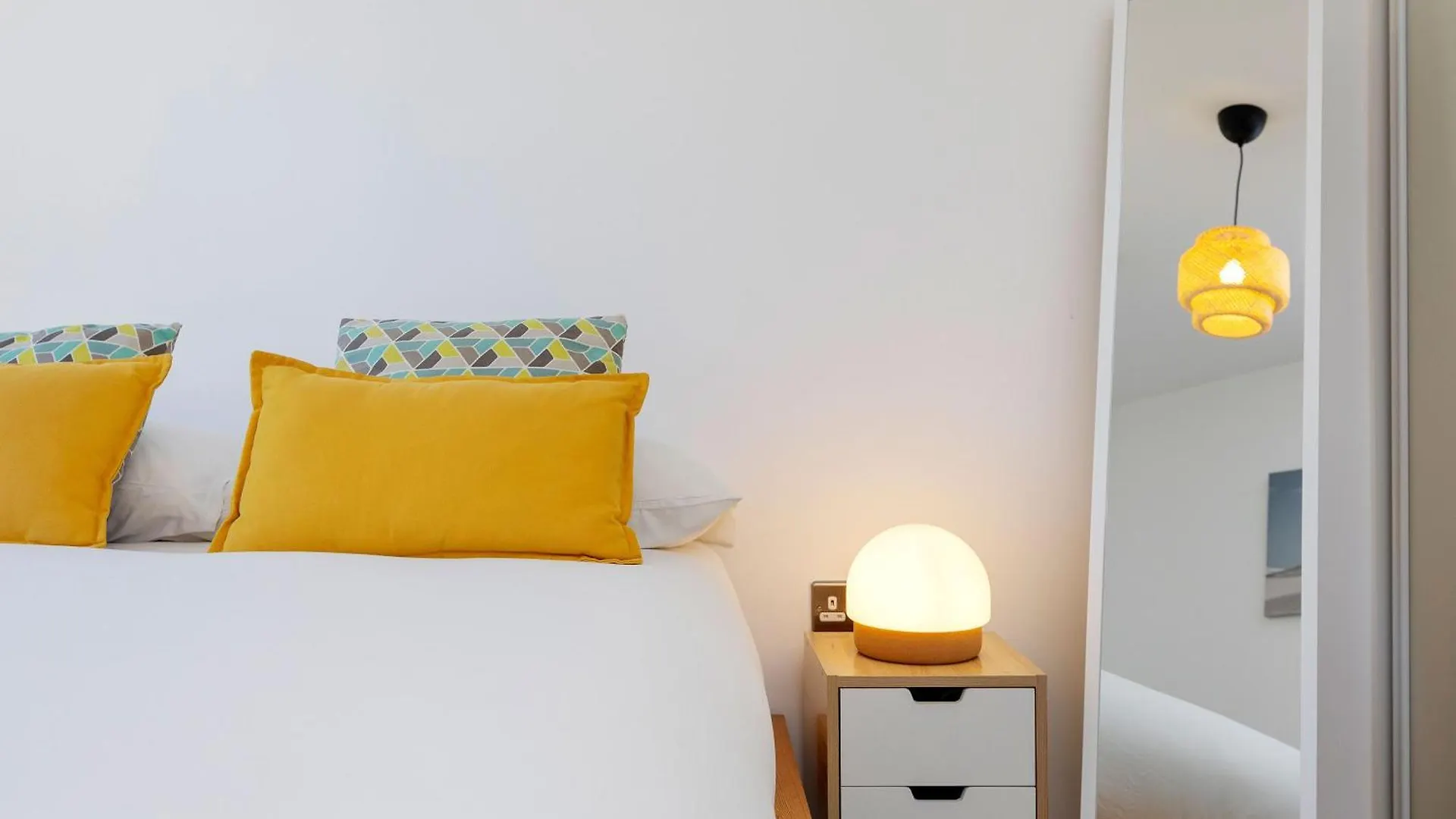 Veeve - Wharf Lane Apartment London